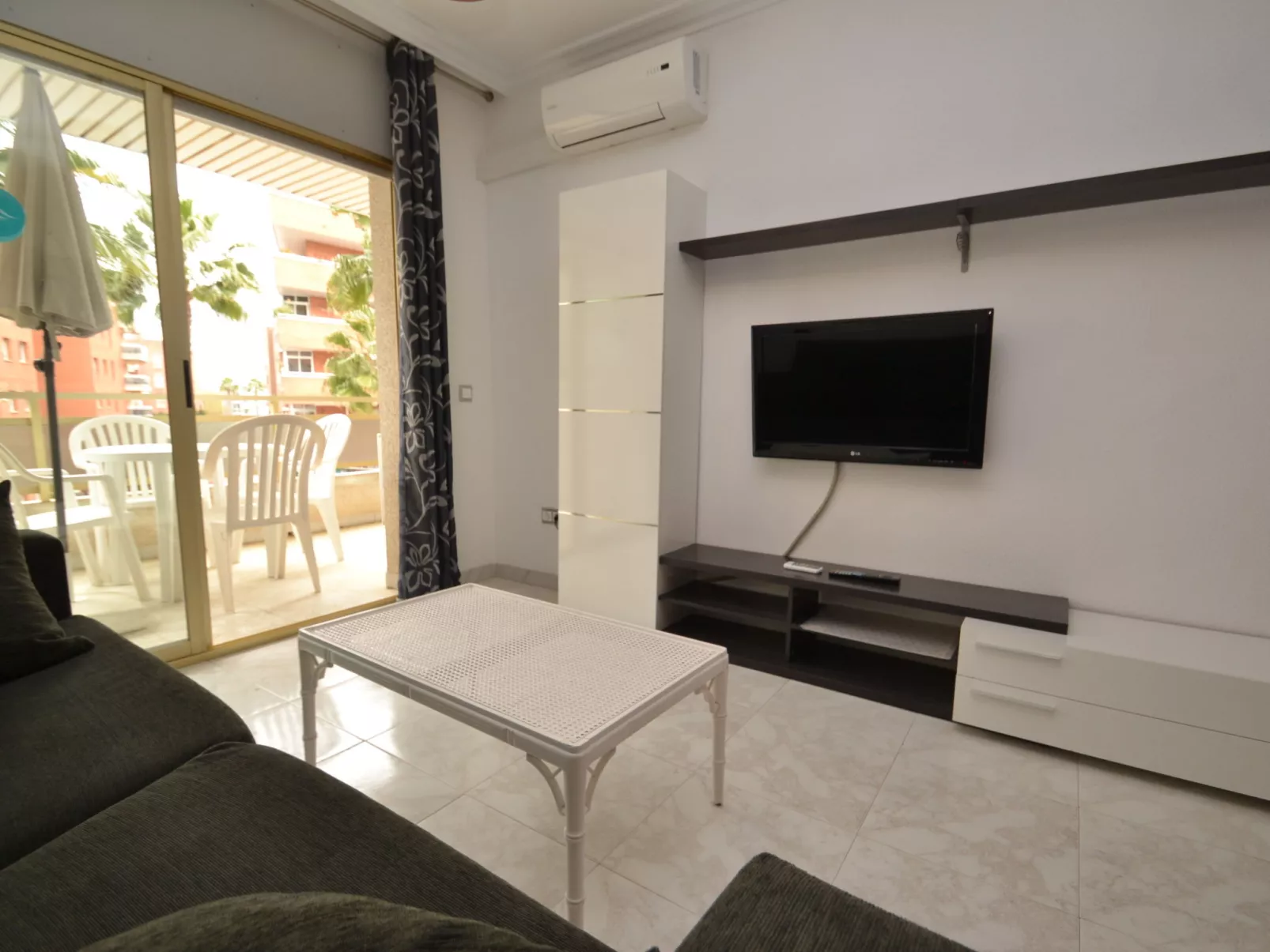 Jardines Family 205-Inside