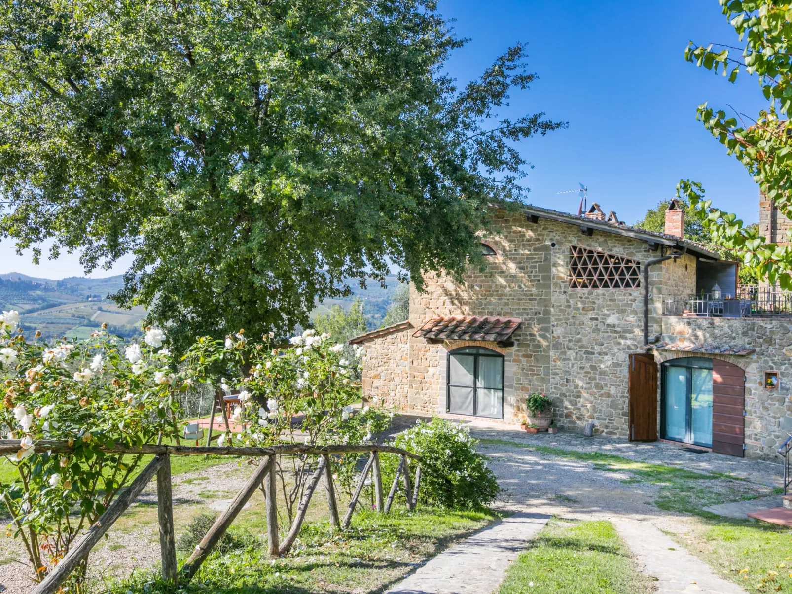 L'Angolo di Uzzano-Outside