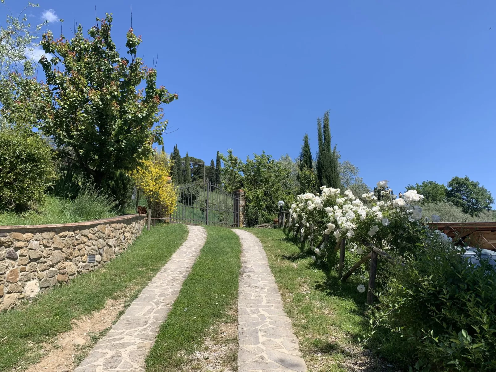 L'Angolo di Uzzano-Outside
