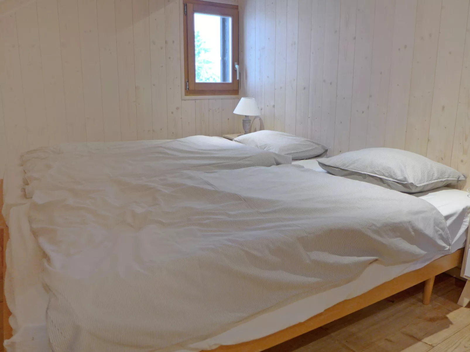 Chalet de la Vue des Alpes-Drinnen