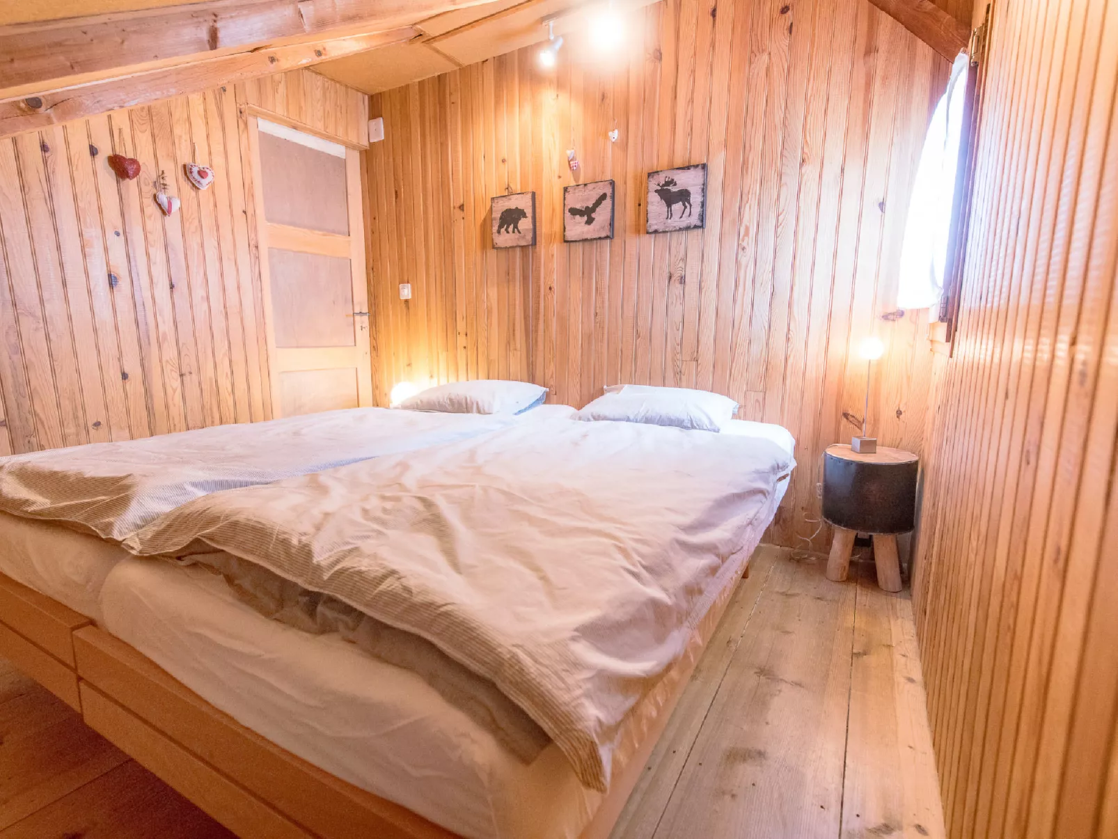 Chalet de la Vue des Alpes-Drinnen
