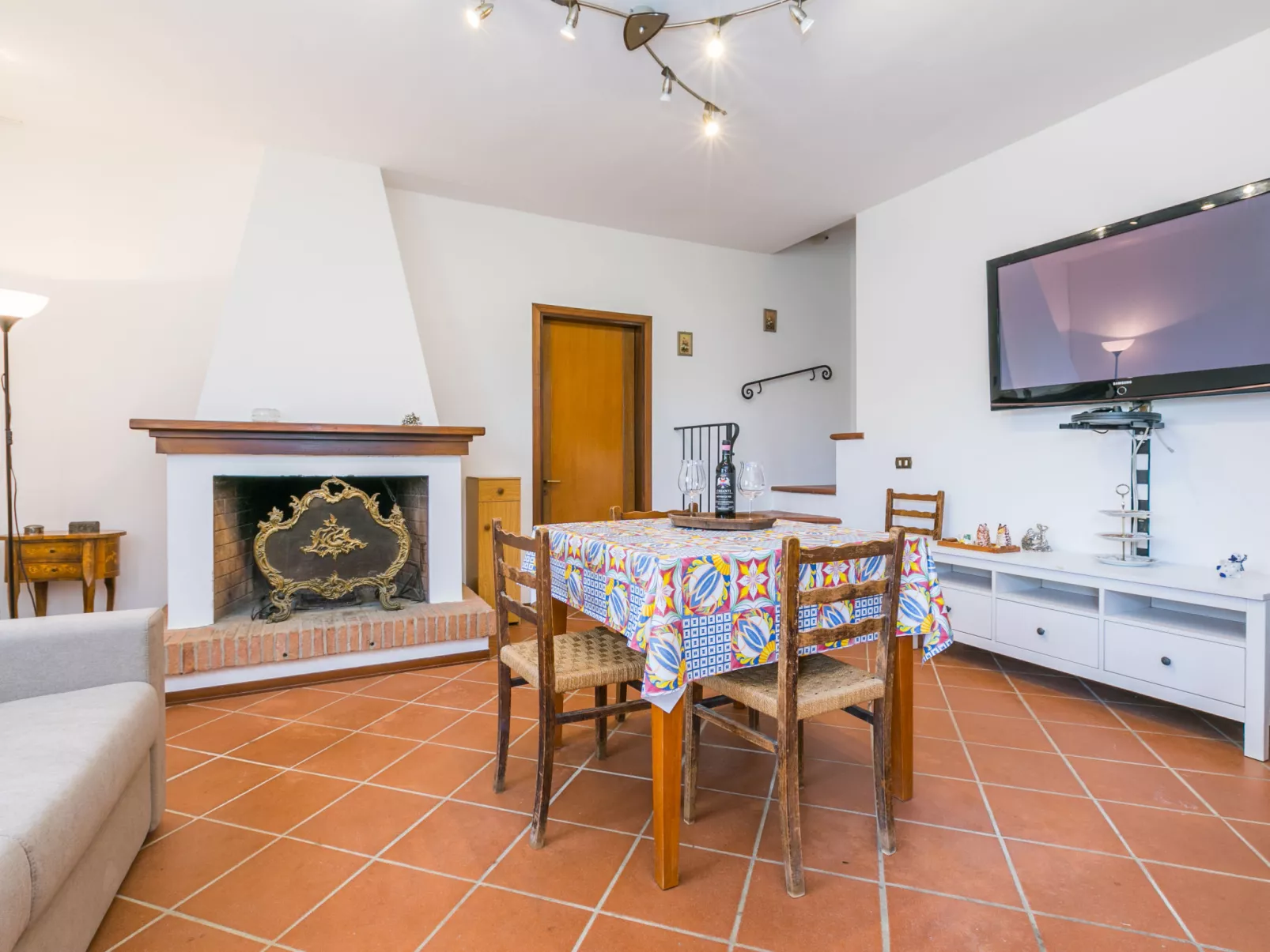 Villa Magna + Dependance-Inside