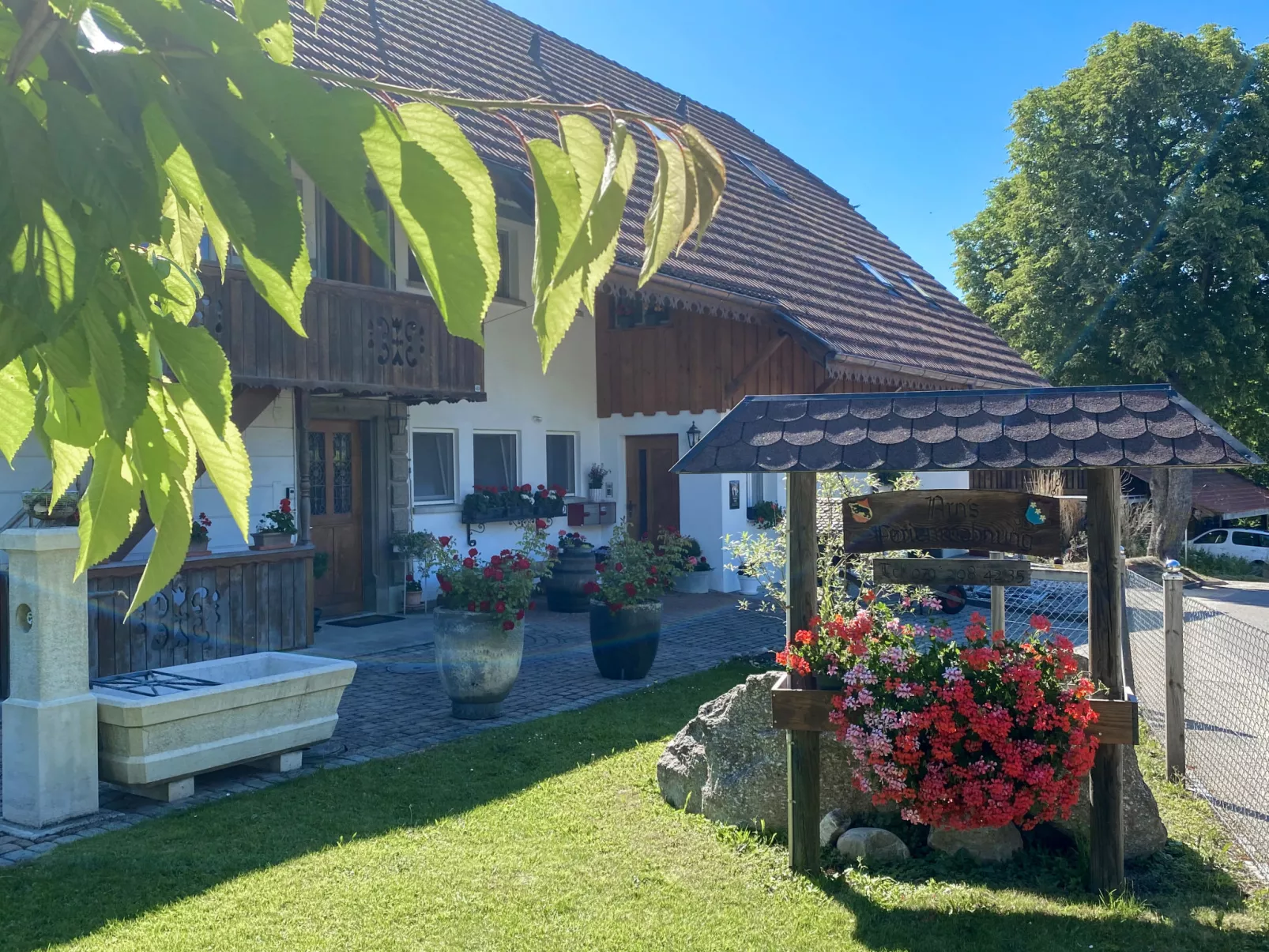 Arn's Place-Outside