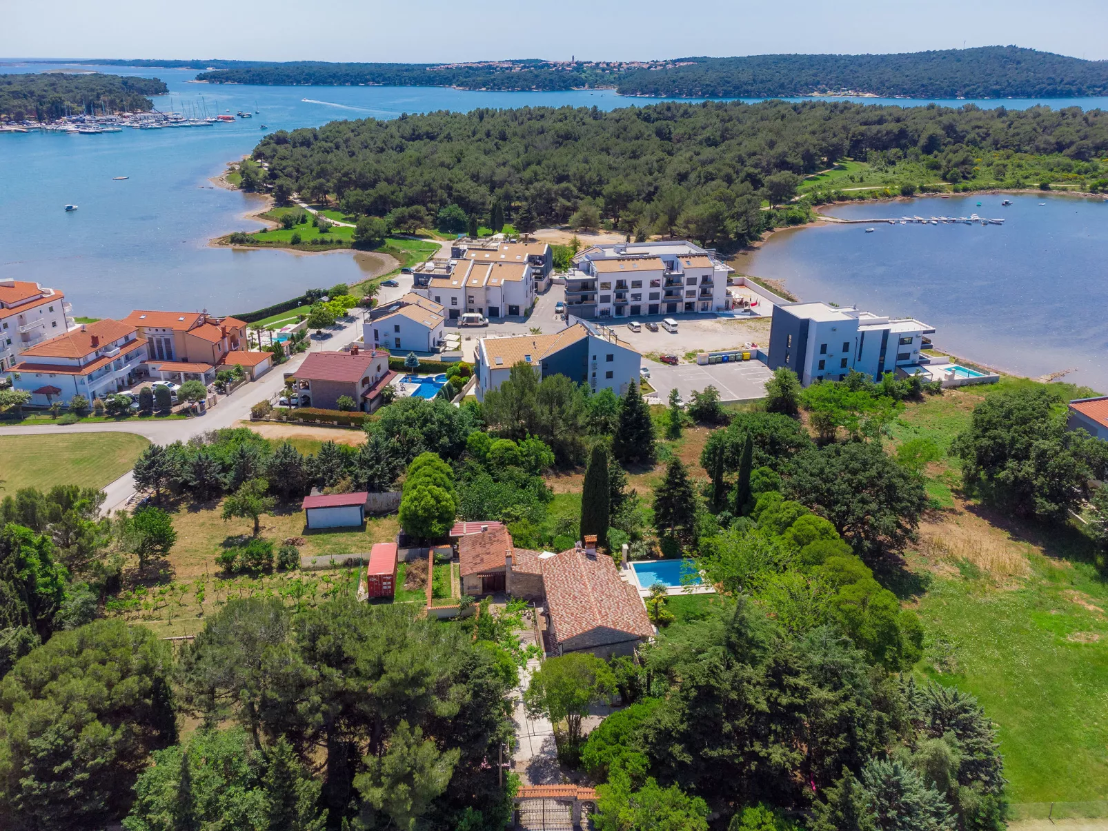 Villa Crispo-Draußen