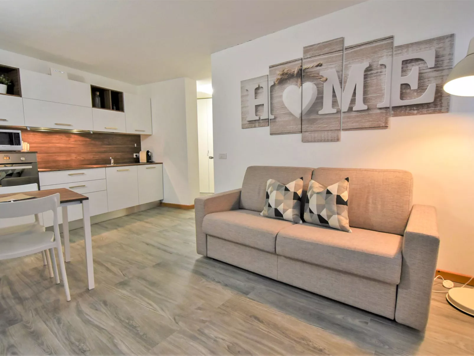 Astoria Apartment-Inside