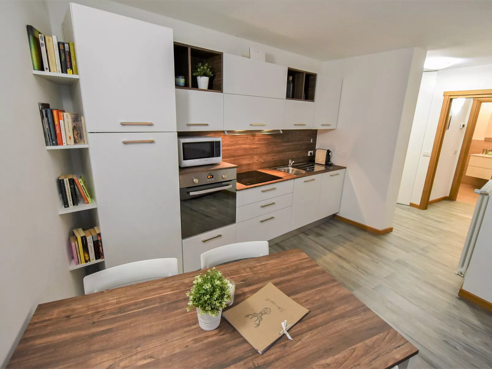Astoria Apartment-Inside