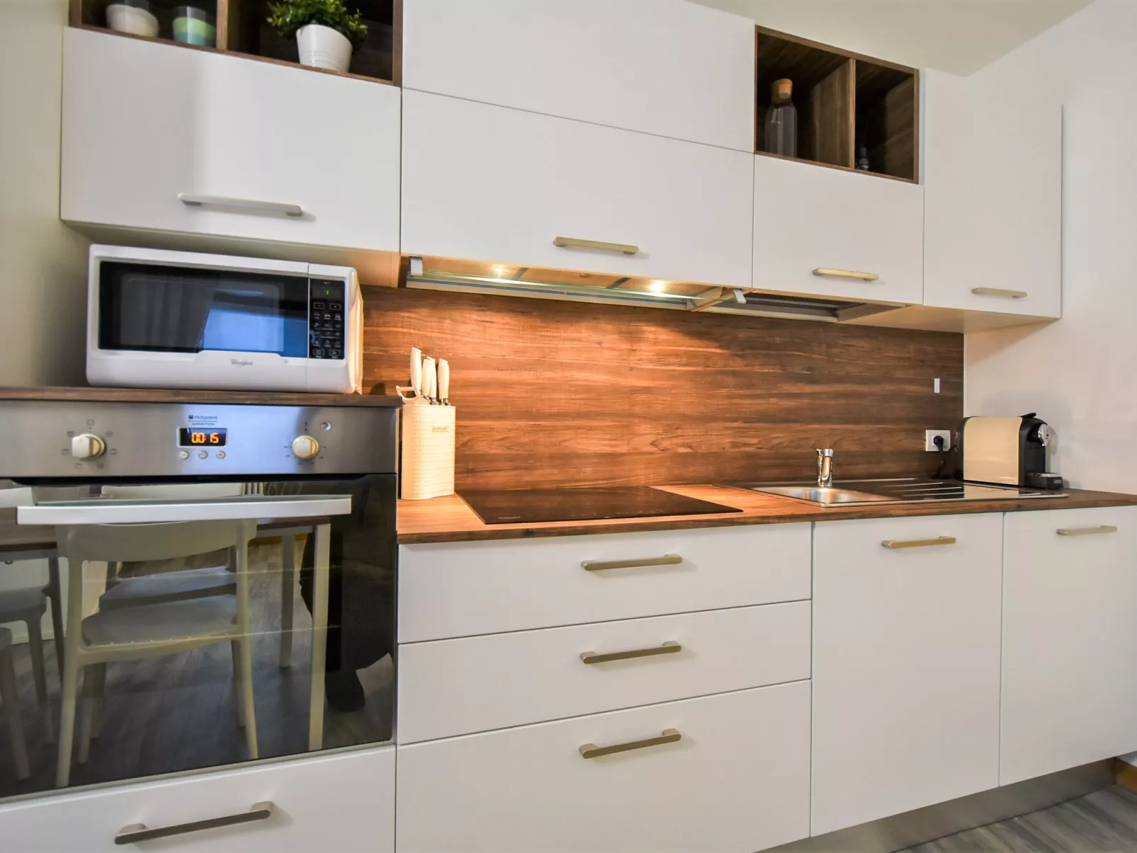 Astoria Apartment-Inside
