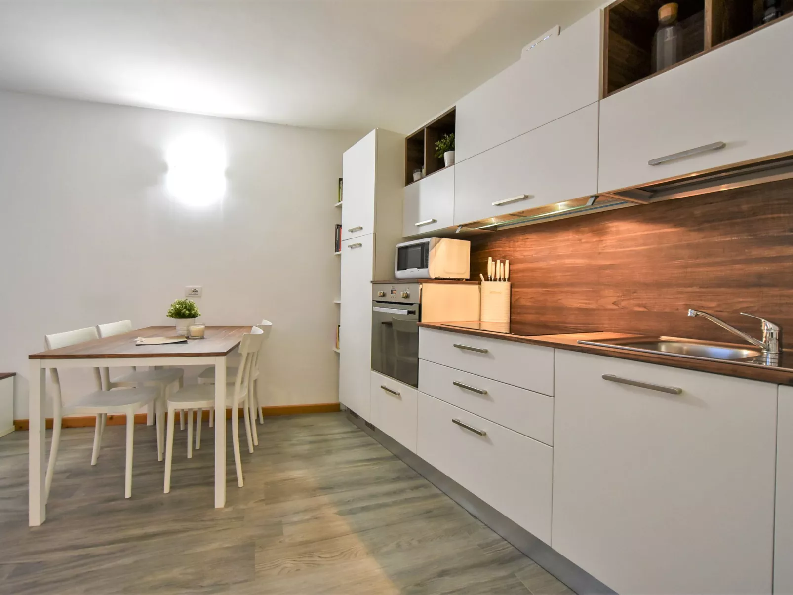 Astoria Apartment-Inside