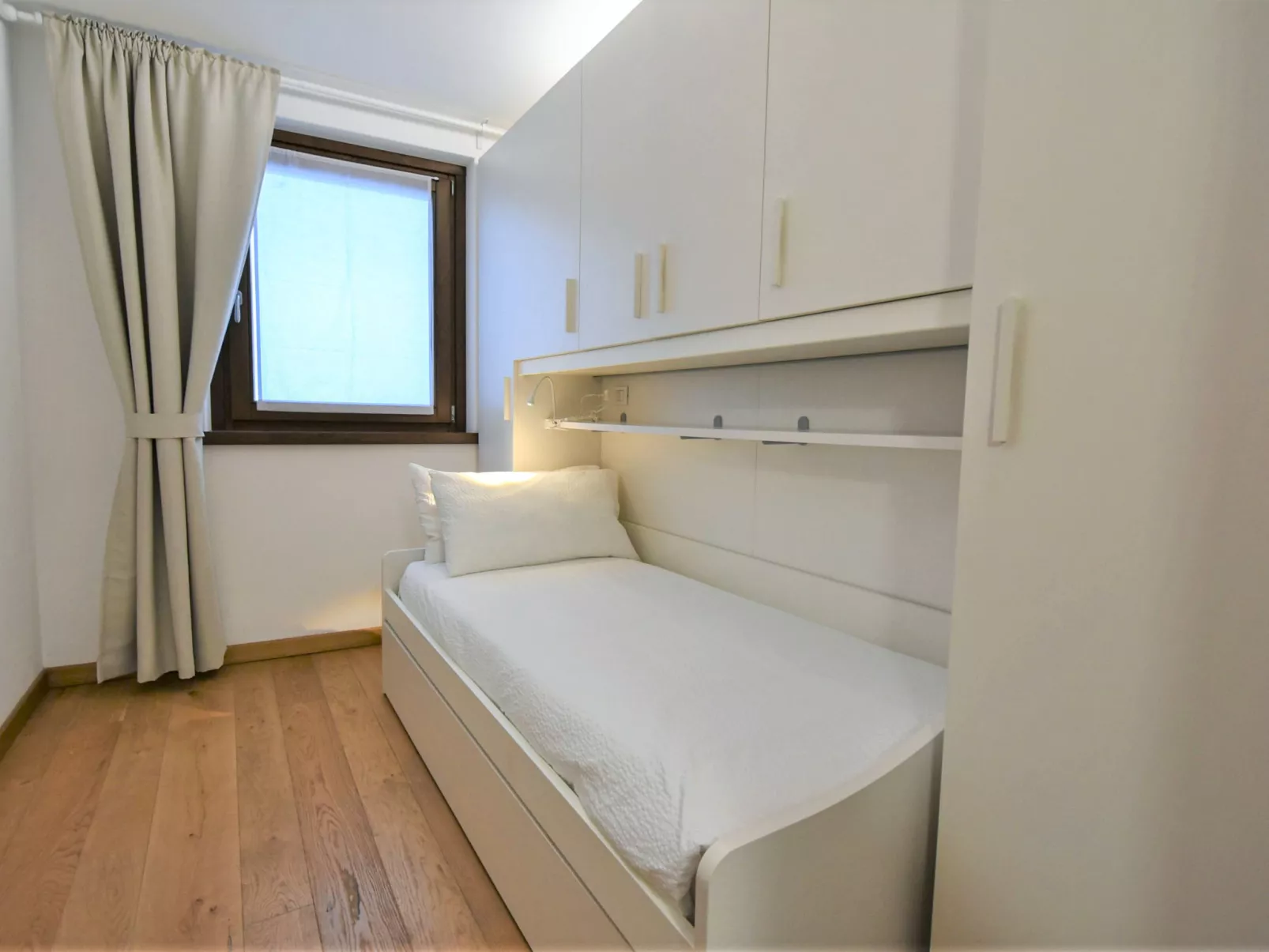 Astoria Apartment-Inside