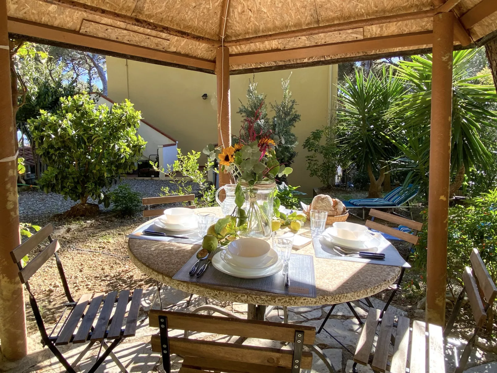 Casa di Nora-Outside