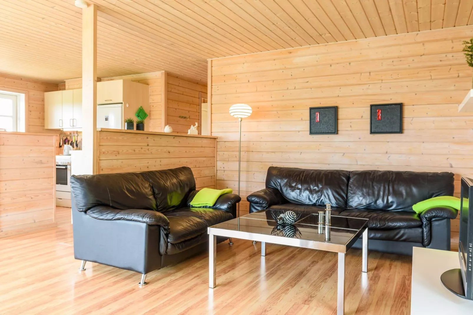 Modern Woodland Retreat-By Traum