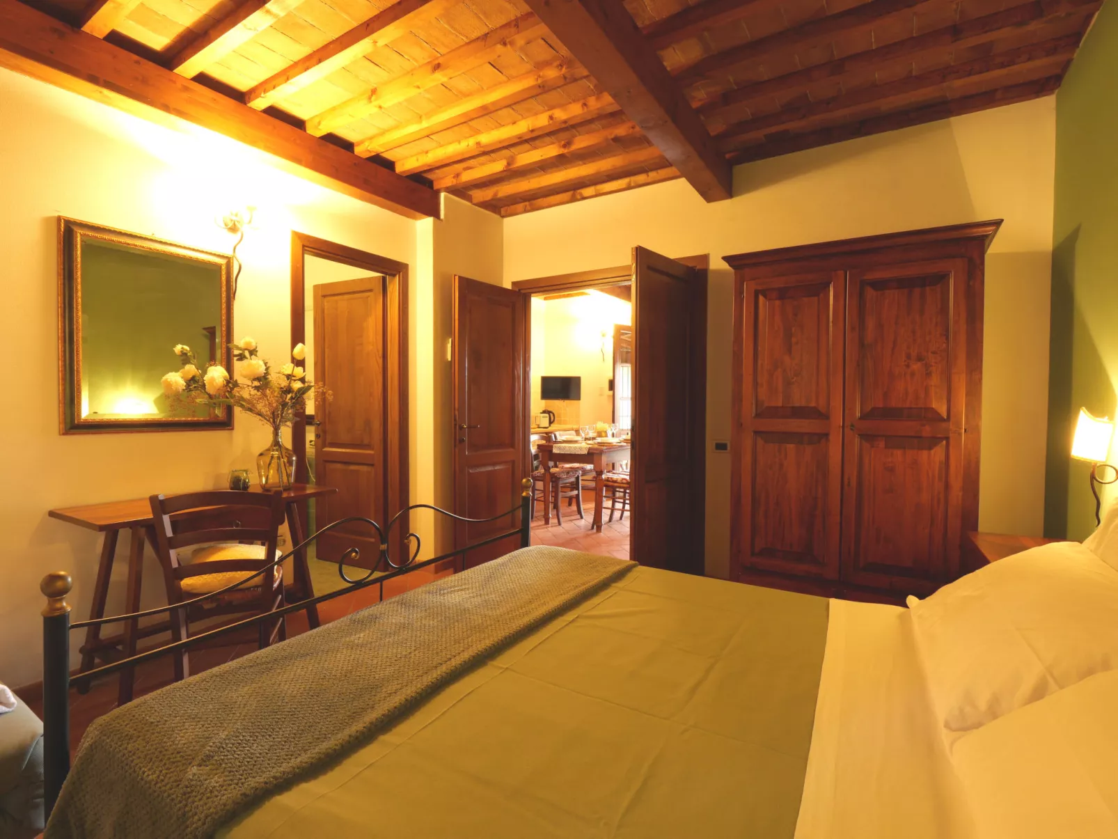 Il Lago-Inside