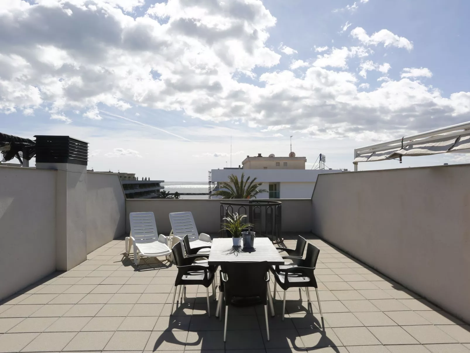 Mar Cambrils-Outside
