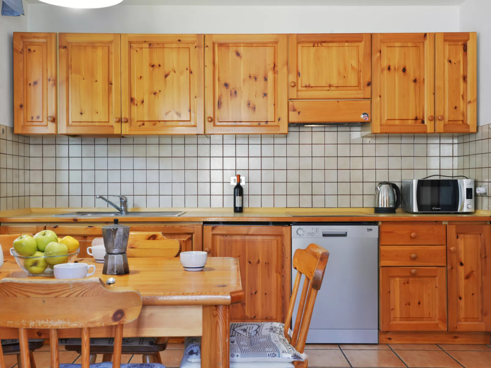 Apt 3-Inside