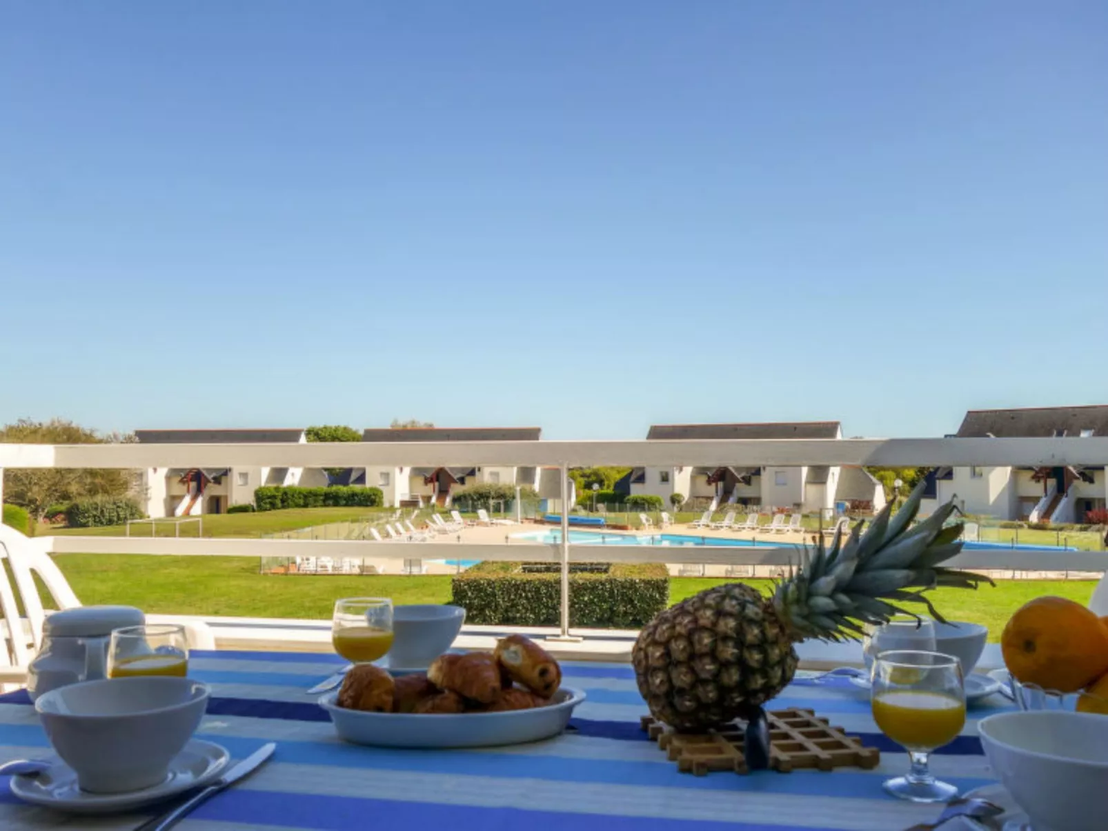 Domaine des Tadornes-Outside