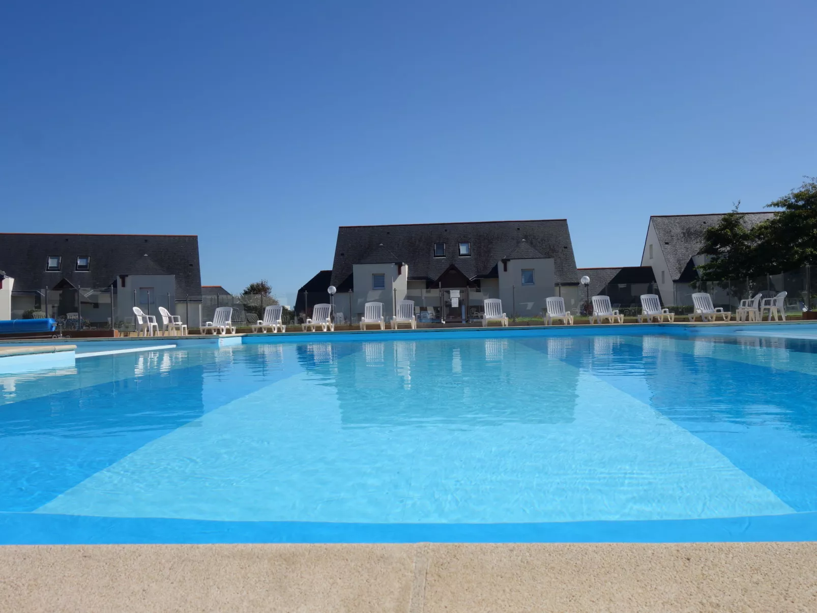Domaine des Tadornes-Outside