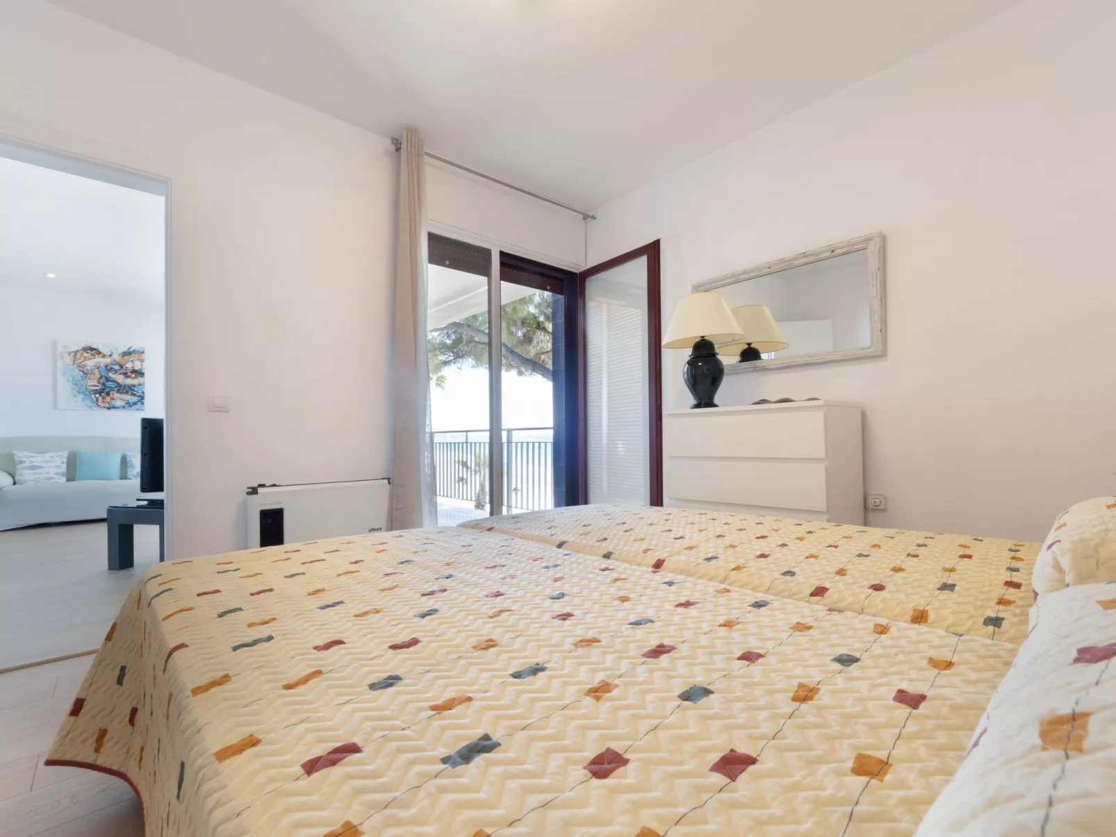 Reus Mediterraneo-Inside