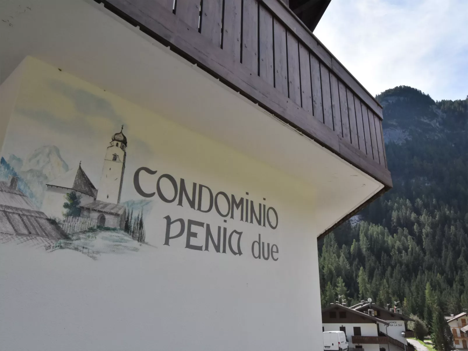 Penia 2-Outside