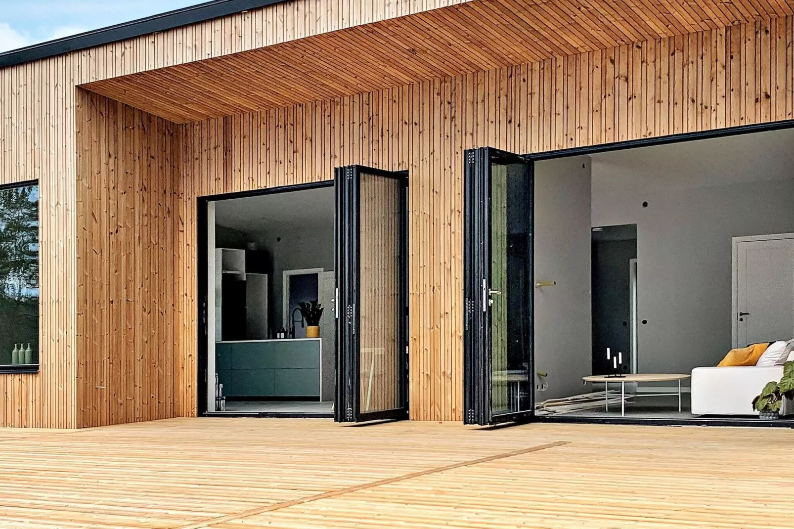 Modern Lakeside Retreat-By Traum-Outdoor