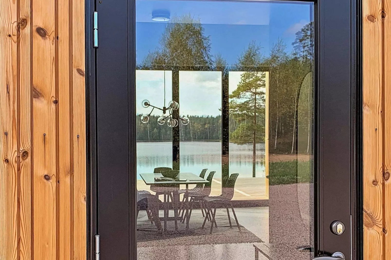 Modern Lakeside Retreat-By Traum-Outdoor