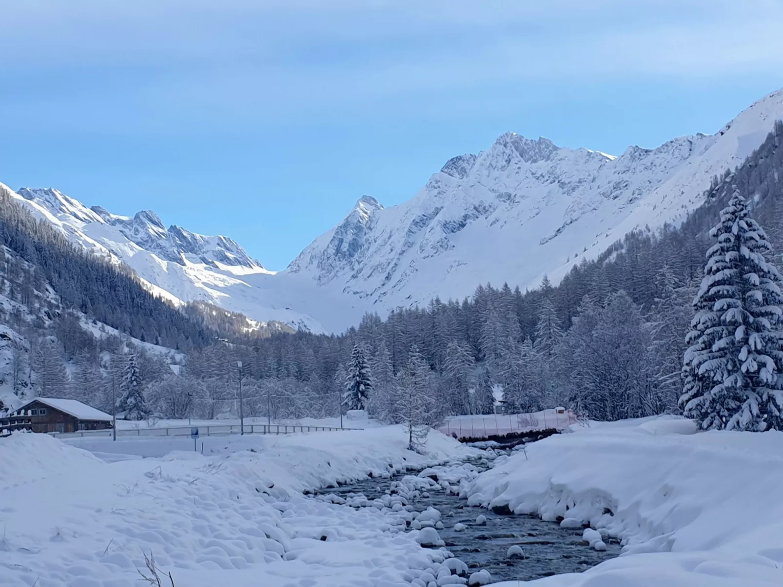 Chalet Eden-Outside