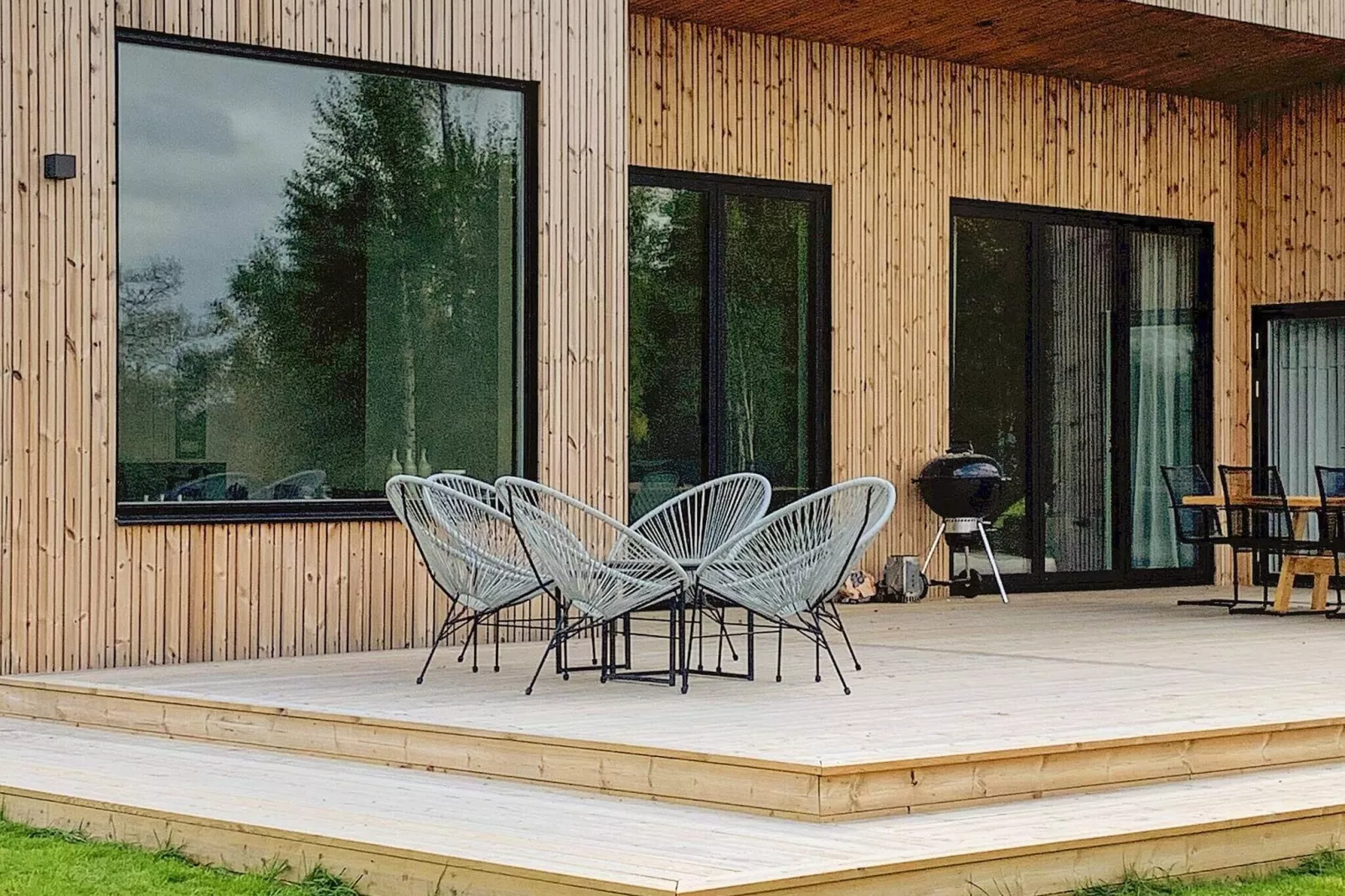 Modern Lakeside Retreat-By Traum-Outdoor