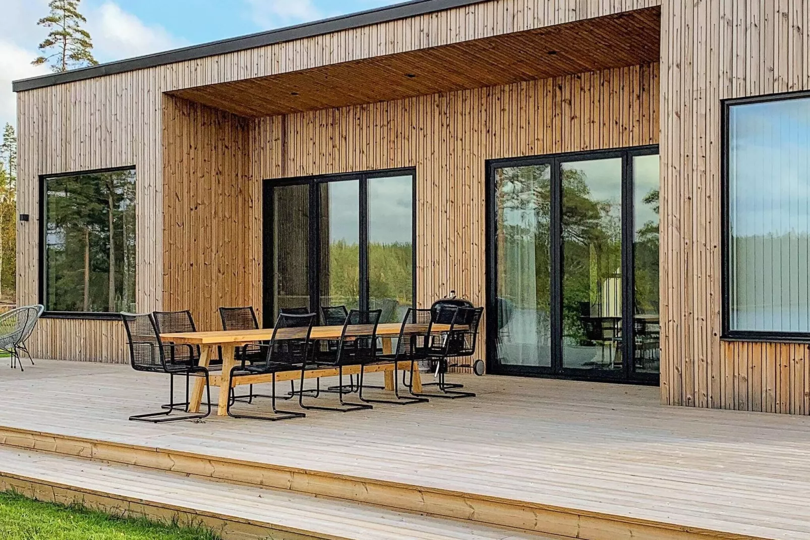 Modern Lakeside Retreat-By Traum-Outdoor