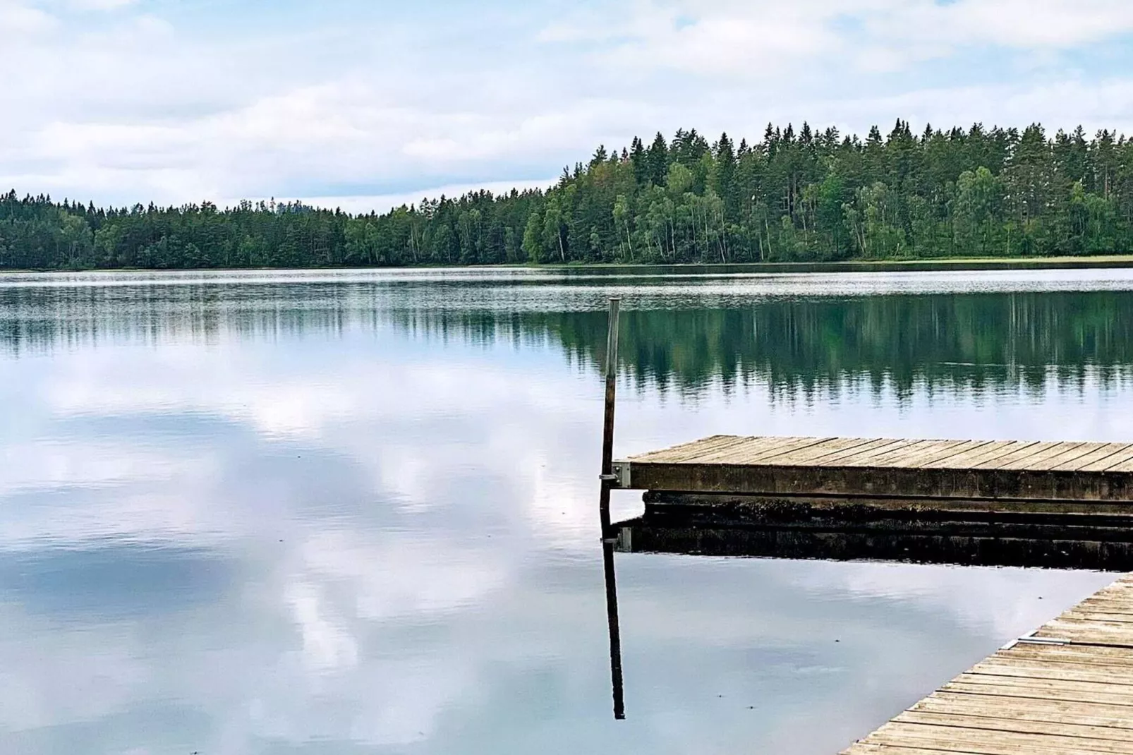 Modern Lakeside Retreat-By Traum-Not tagged