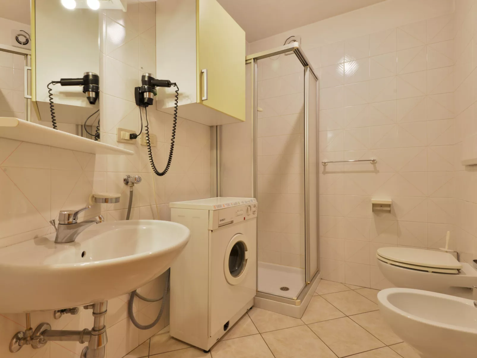 Apt 32-Inside