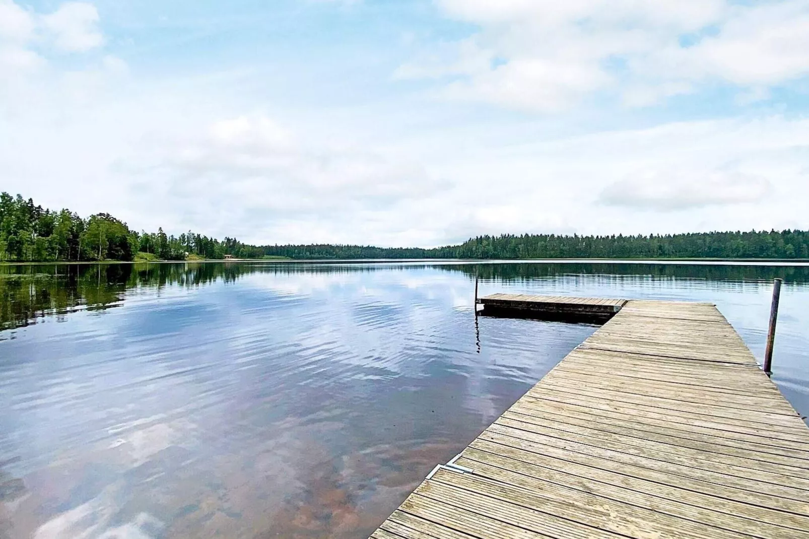 Modern Lakeside Retreat-By Traum-Not tagged