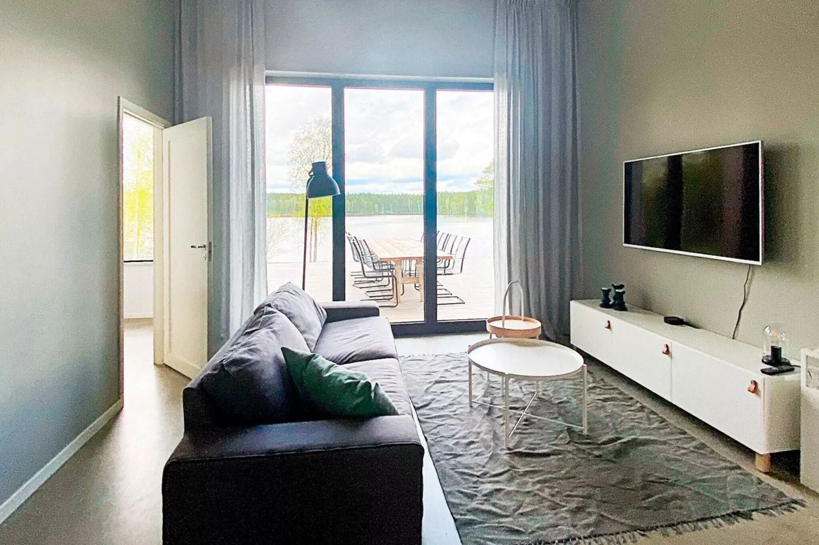 Modern Lakeside Retreat-By Traum-Indoor