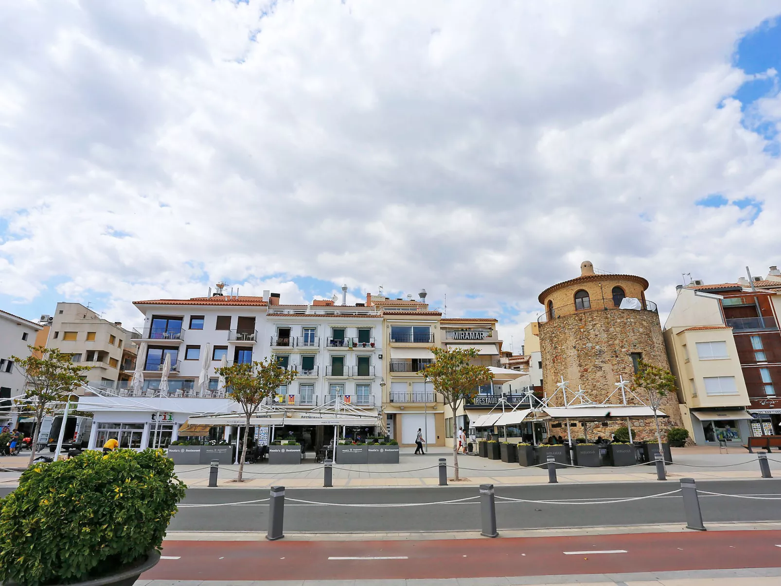 Cambrils Port-Outside