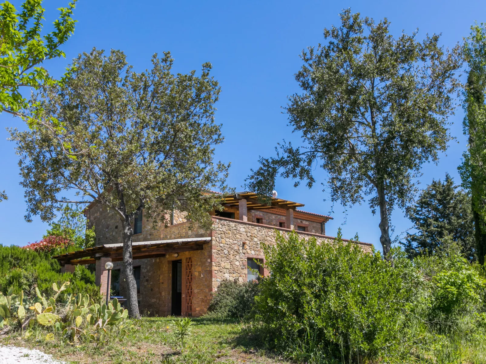 Libeccio-Outside