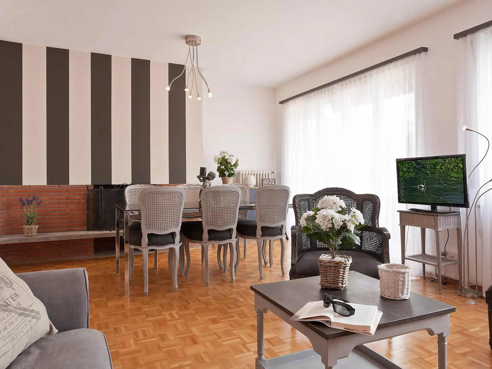 Large Suite-Inside