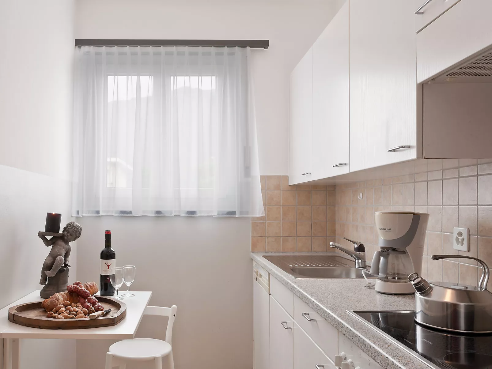 Large Suite-Inside