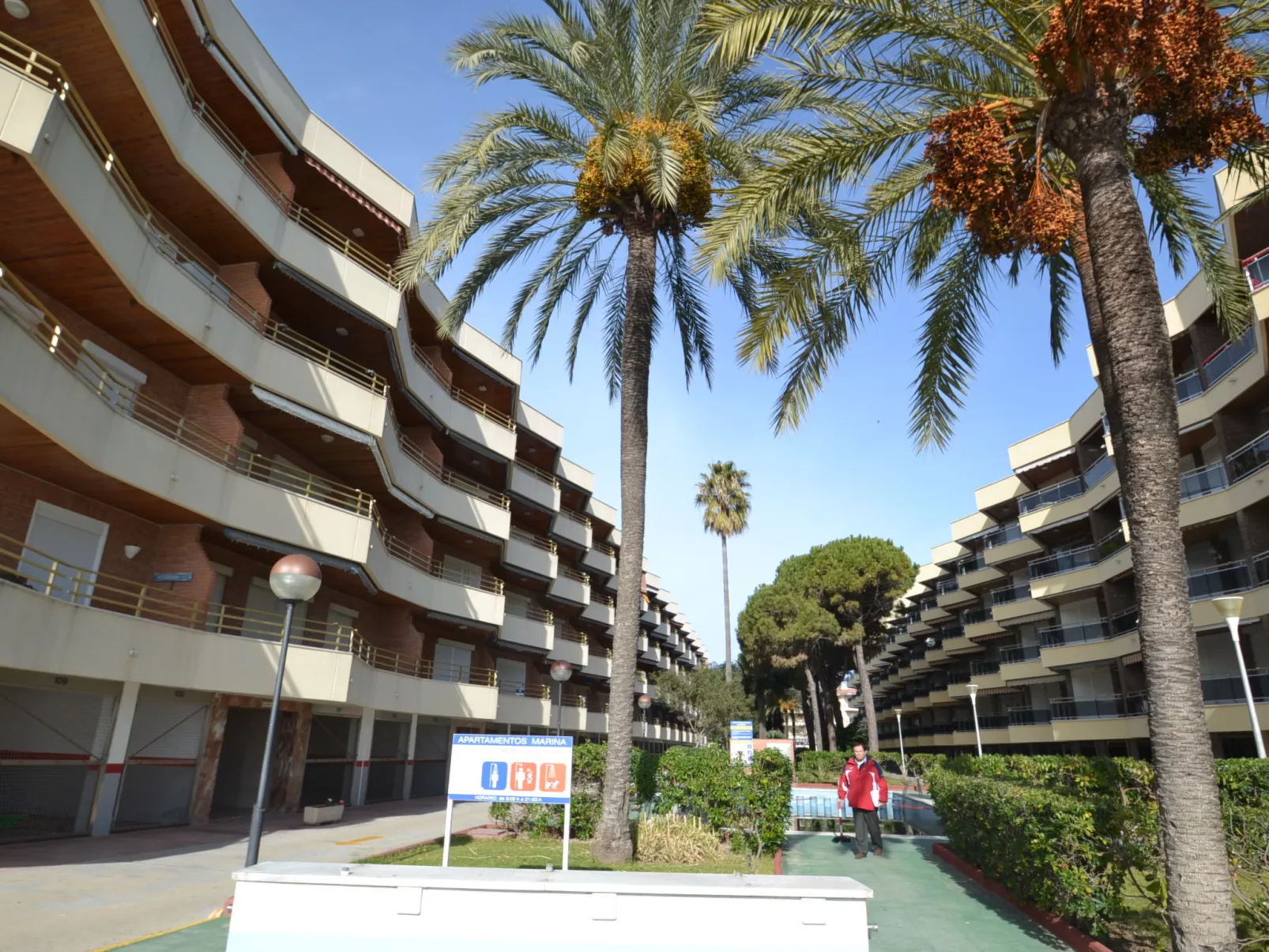 Sol España T1-Outside