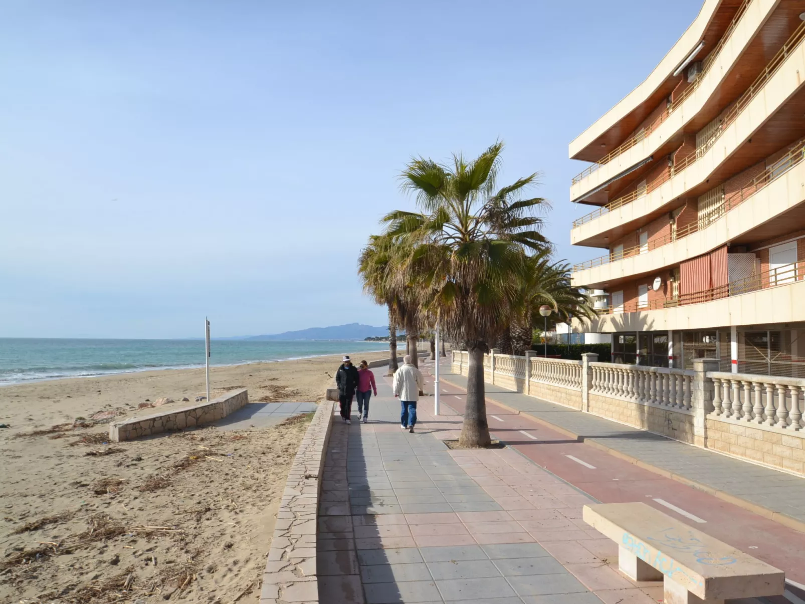 Sol España T1-Outside