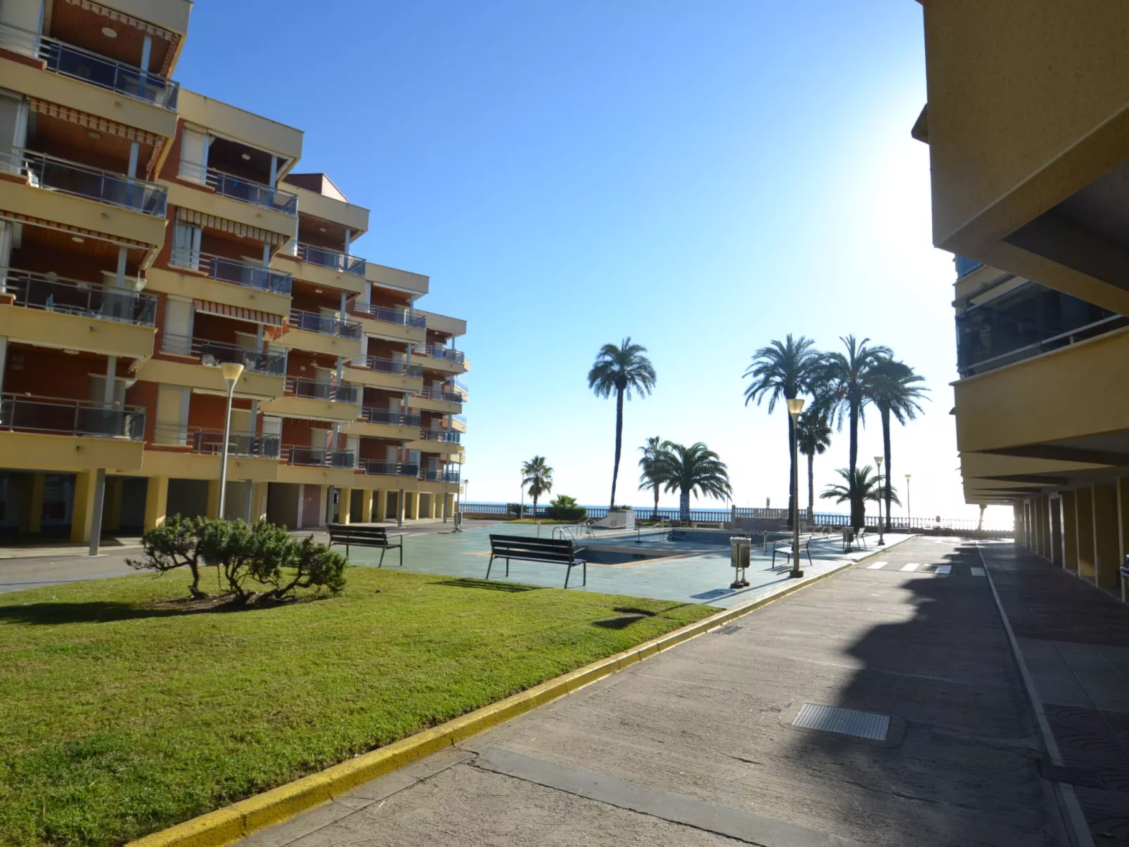 Sol España T1-Outside