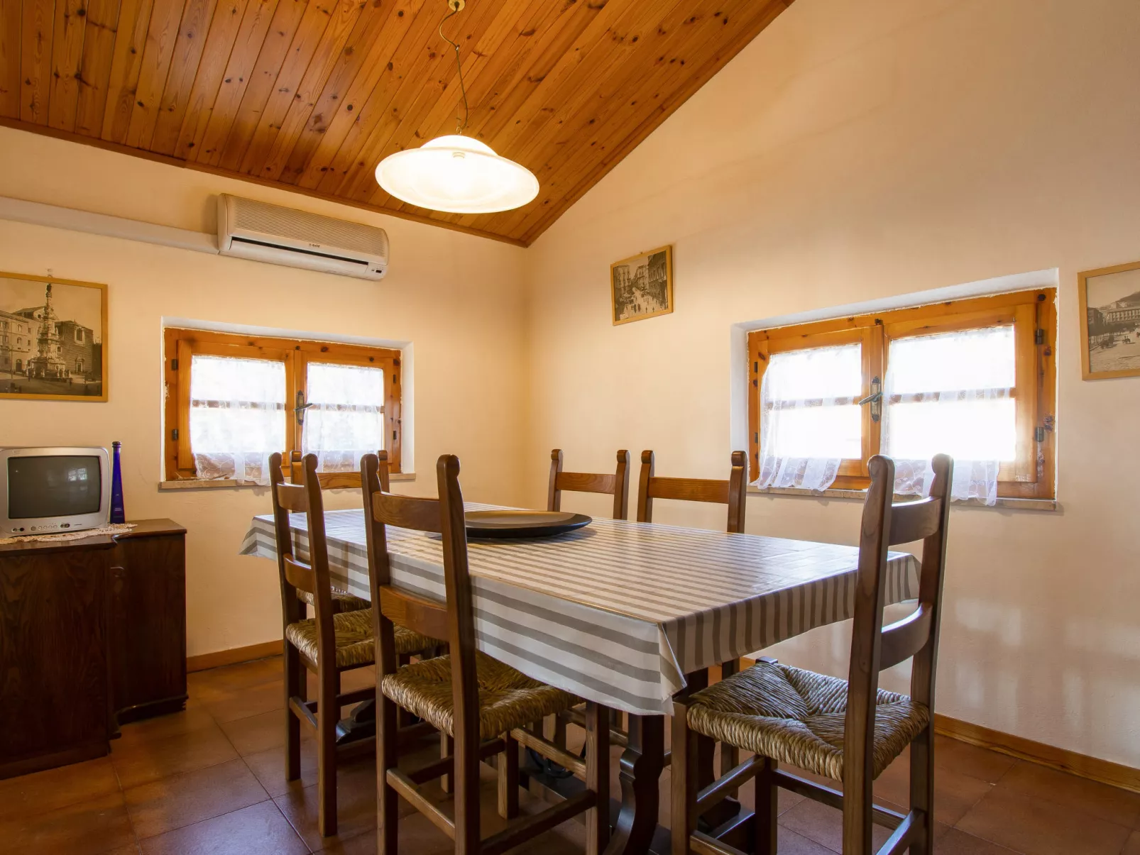 Duna Marina-Inside