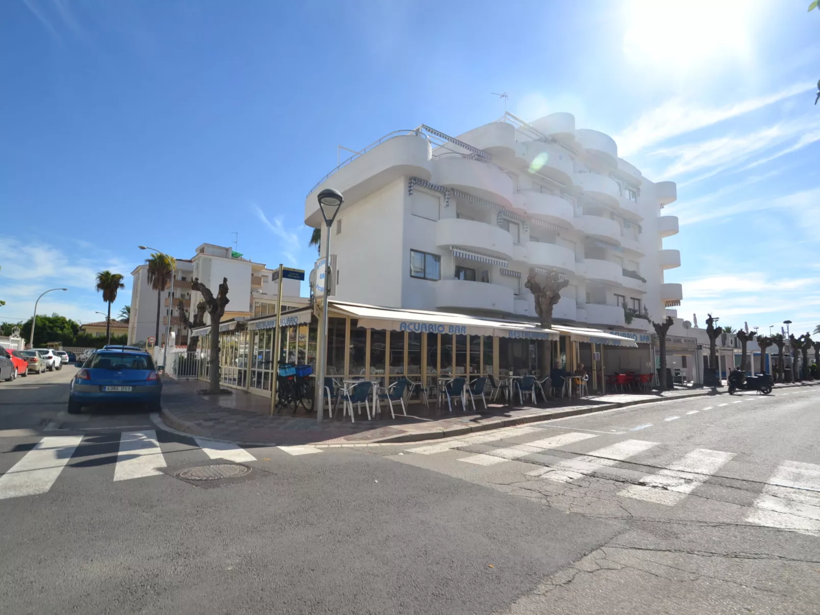 Layes Cambrils-Outside