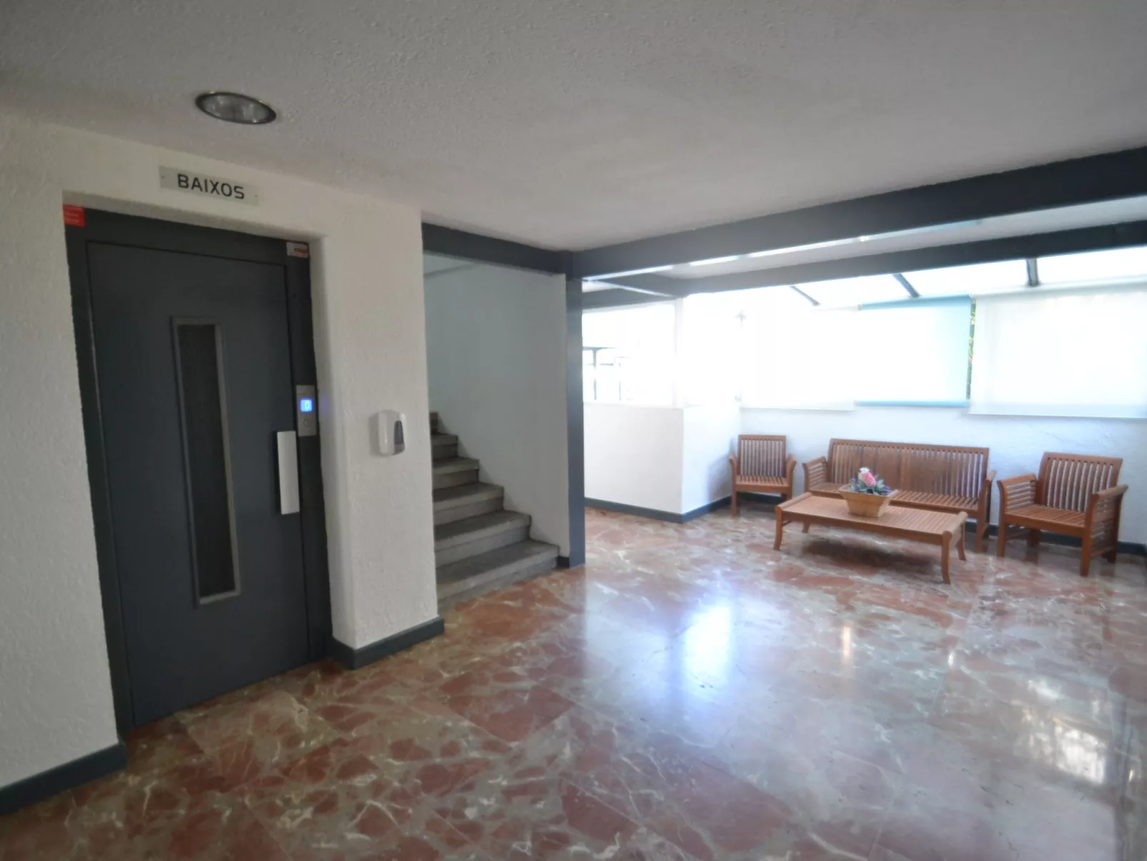 Layes Cambrils-Inside