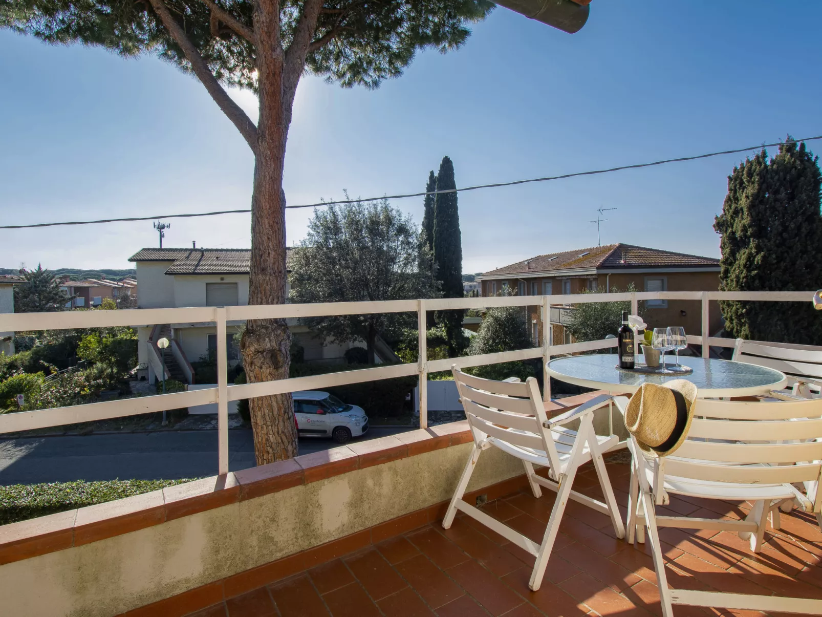 Duna Marina-Outside
