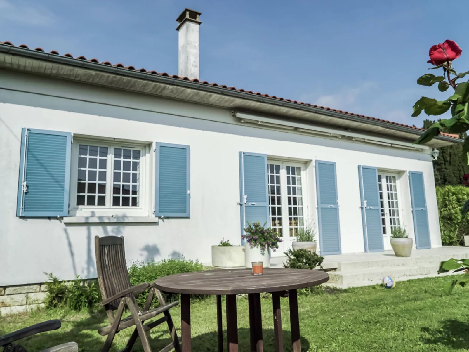 Villa de la Grosse Pierre-Outside