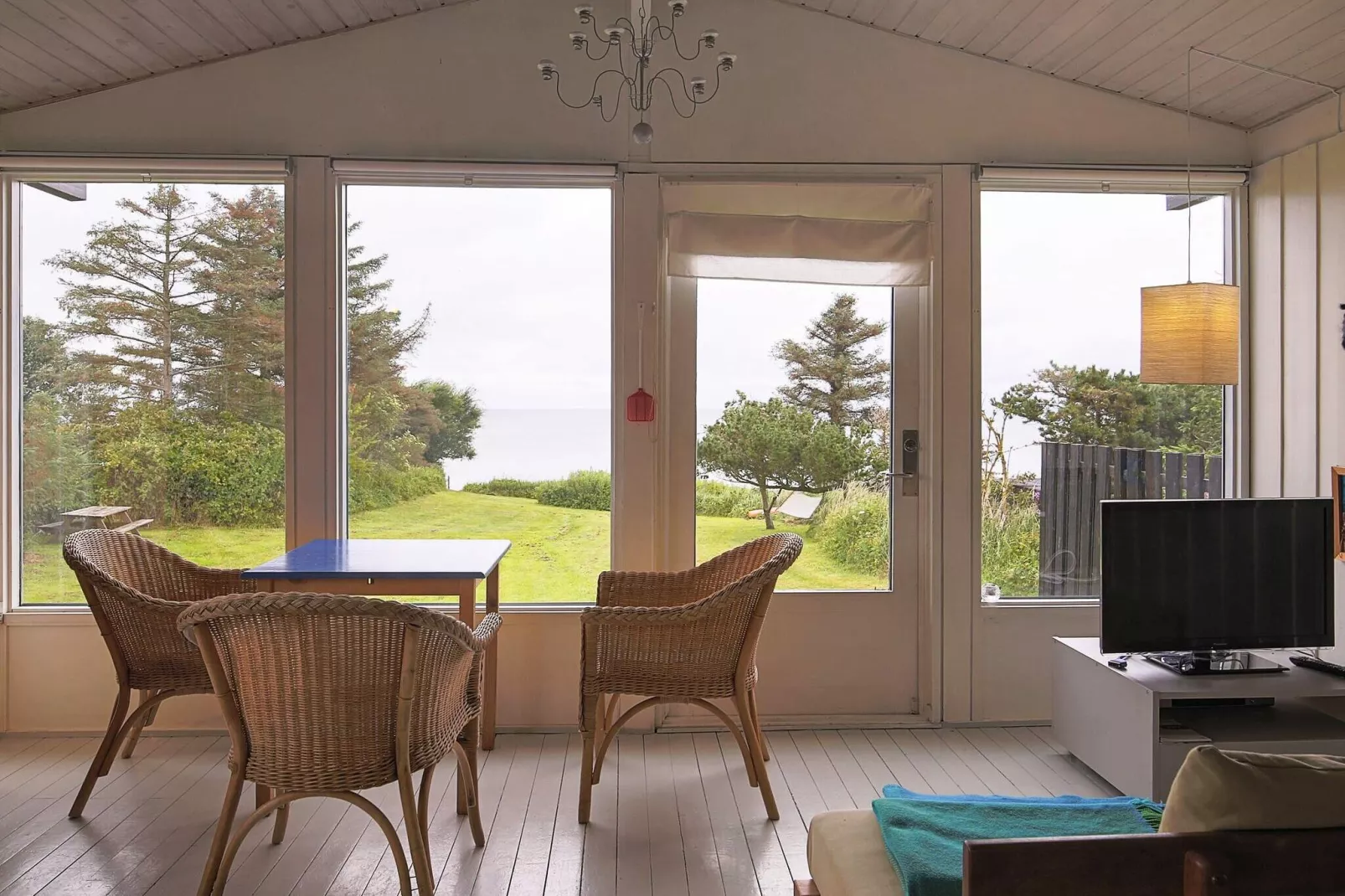 Seaside Serenity at Lumsas Retreat-By Traum-Indoor