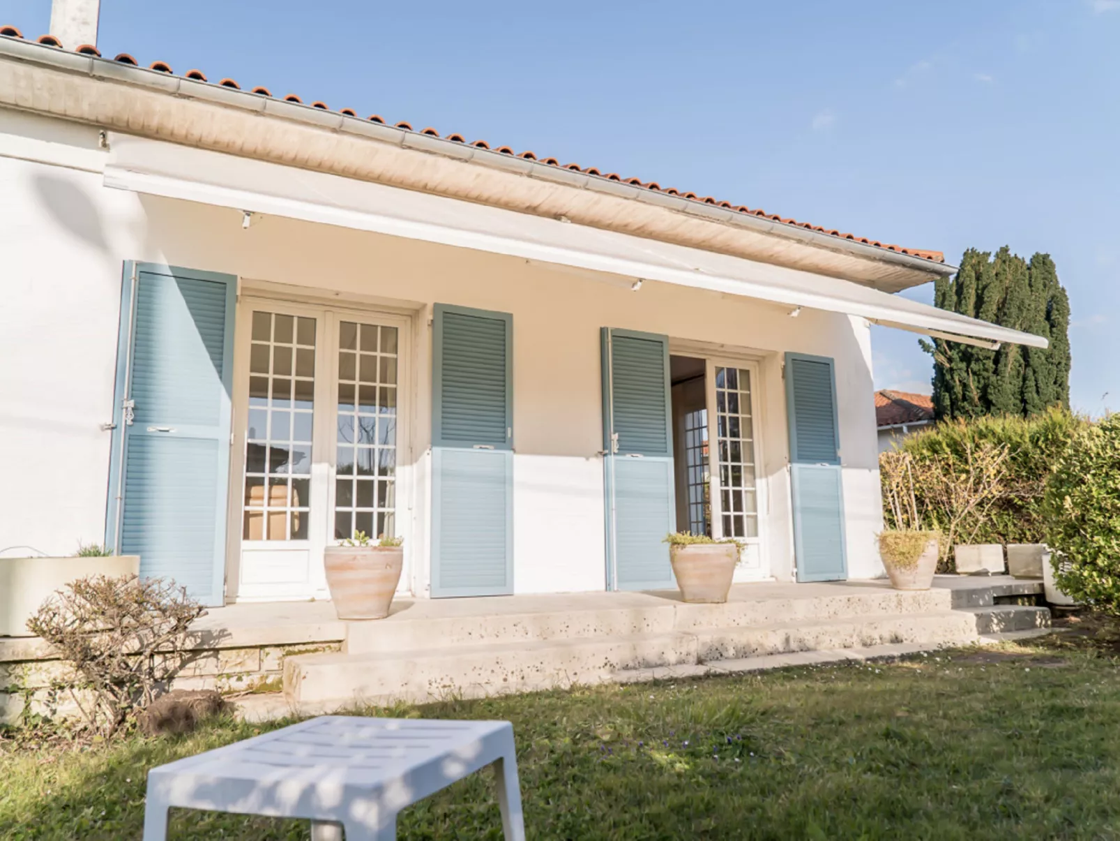 Villa de la Grosse Pierre-Outside