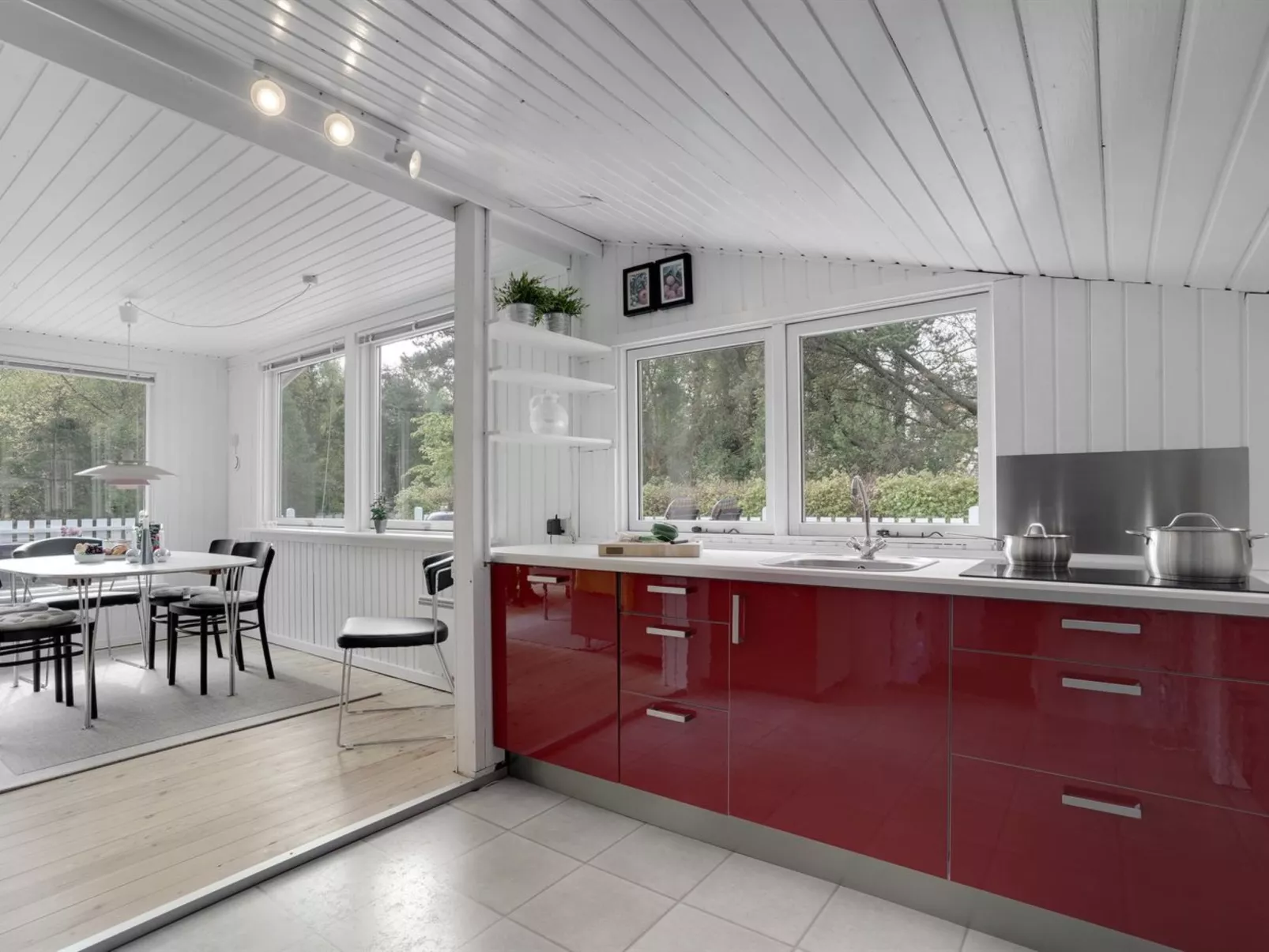 "Mainio" - 800m from the sea-Inside