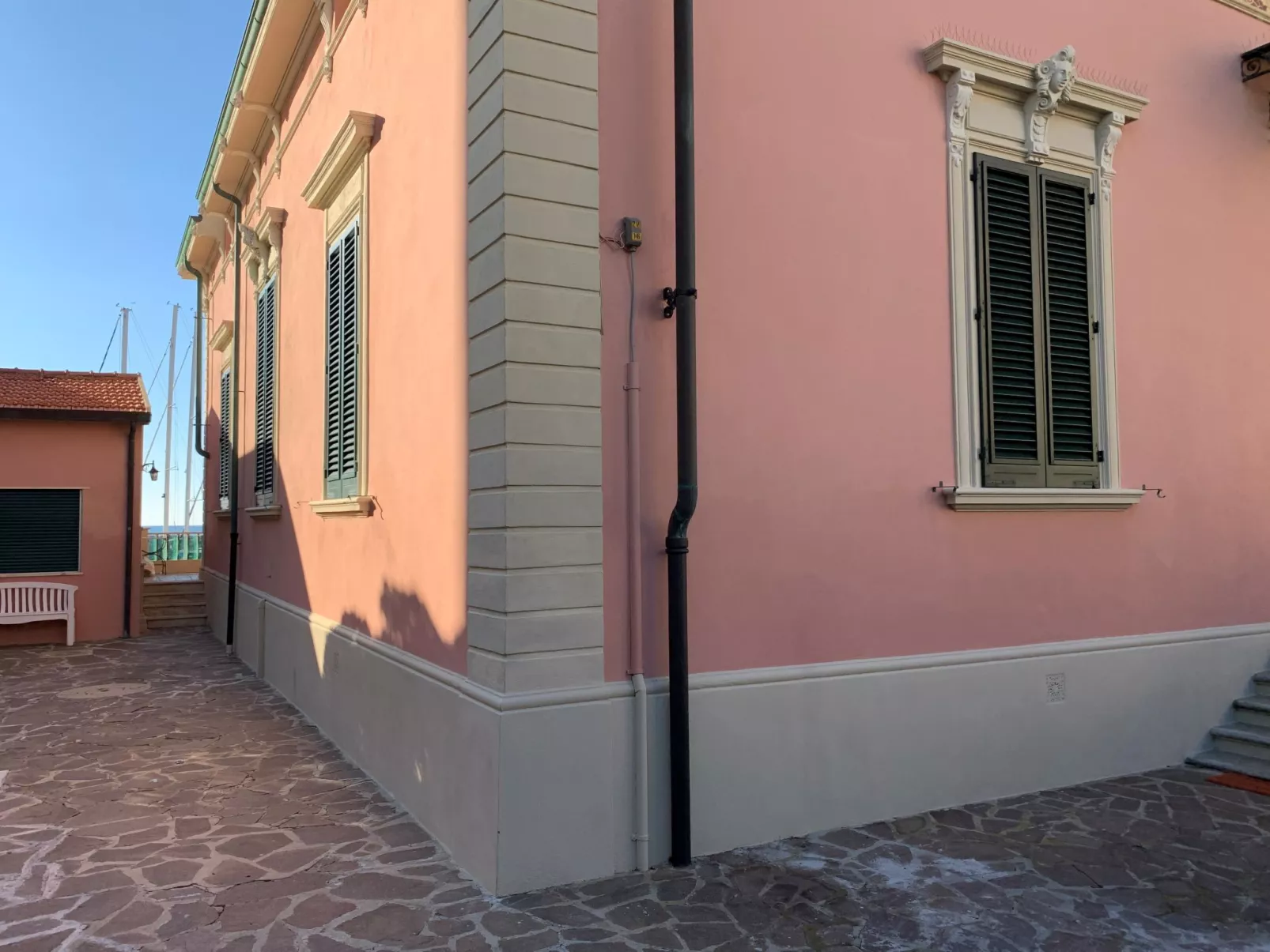 Ponente N.2-Outside