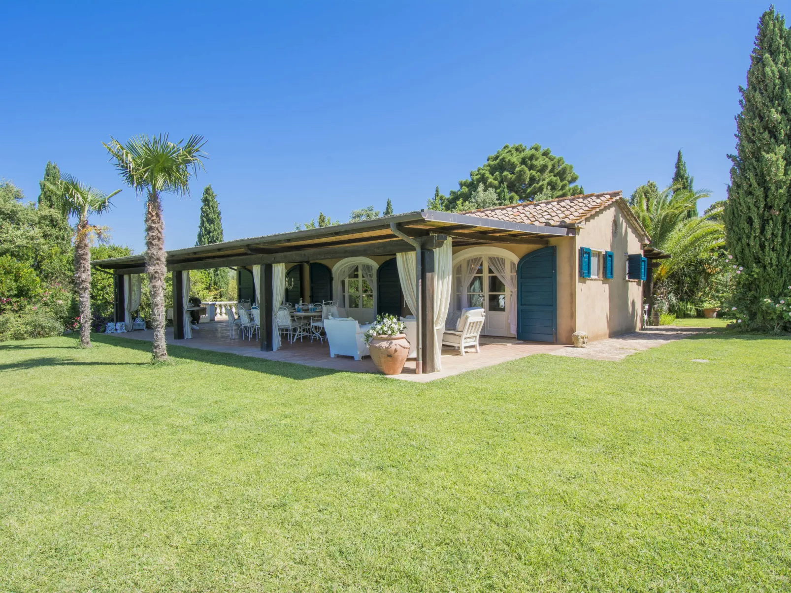 Villa delle Stelle-Outside
