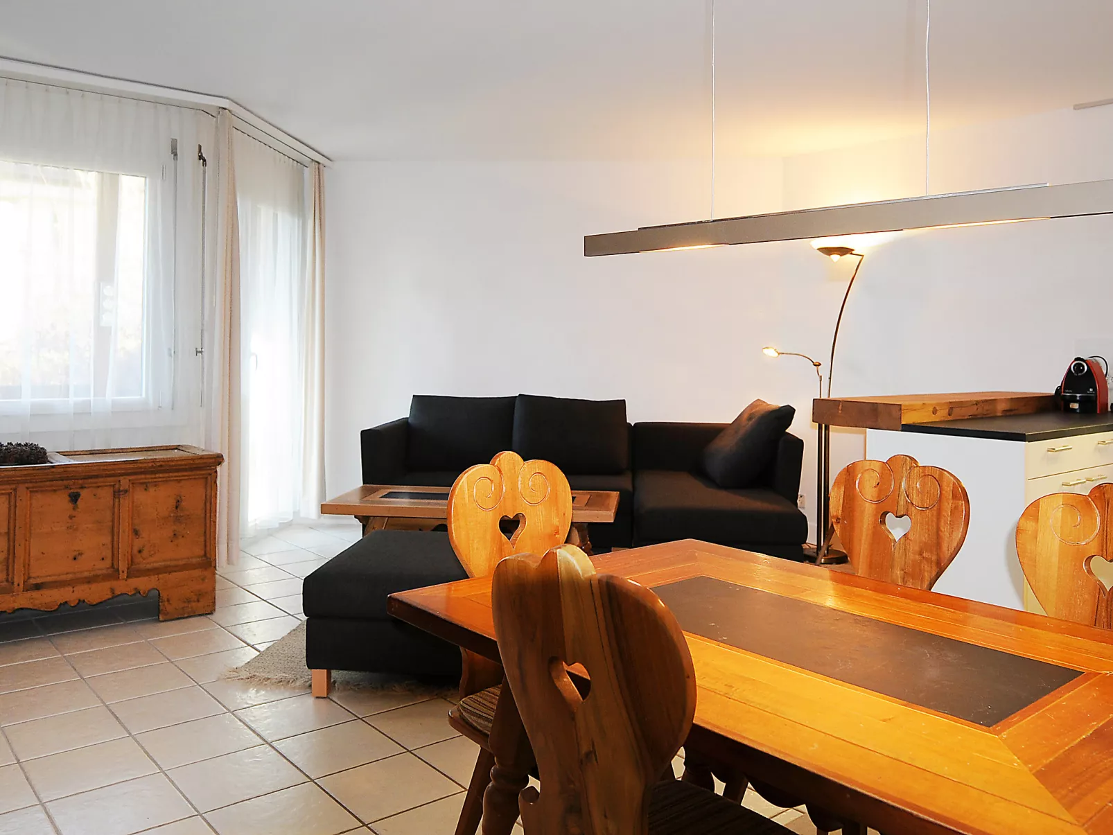 Tavaun A11-Inside