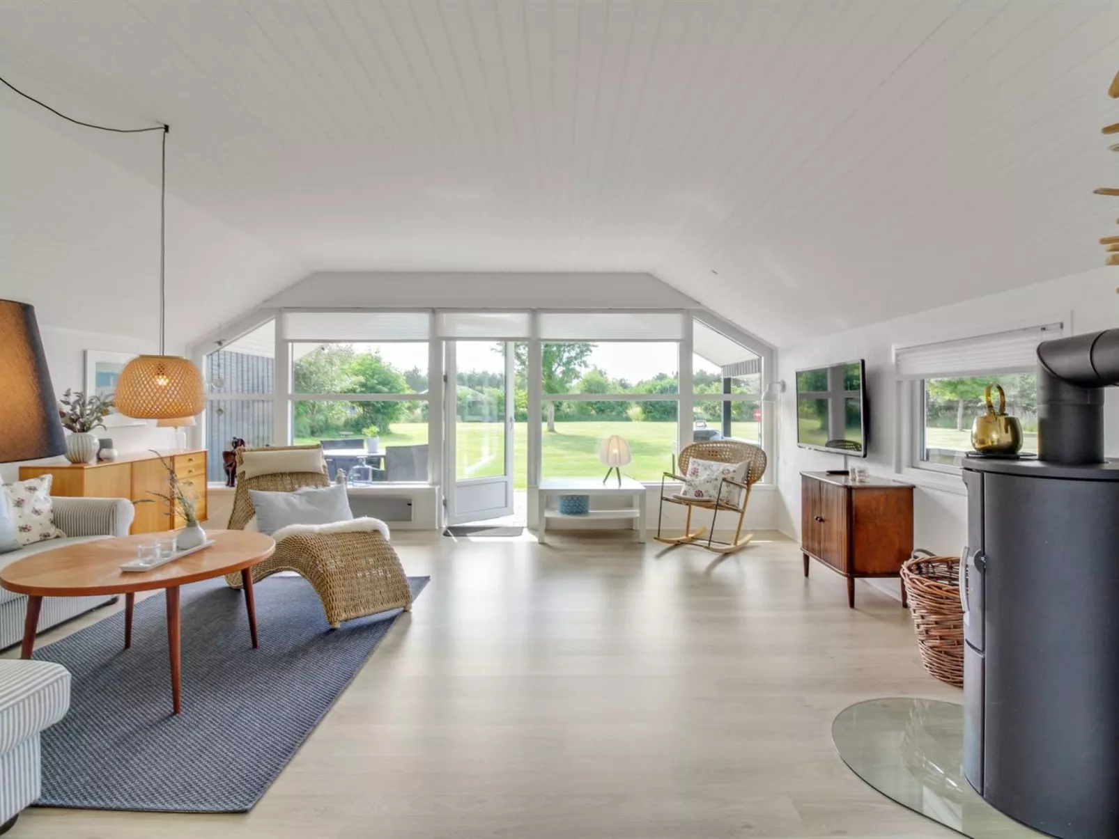 "Harmen" - 1.1km from the sea-Drinnen